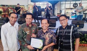 Peduli Lingkungan, Perusahaan di Tangerang Diberi Penghargaan.(eka) HitzSerpong.com