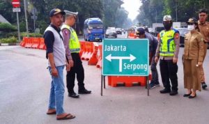 Dishub Kota Tangerang Pasang Rambu Petunjuk Jalan.(ist) HitzSerpong.com