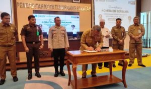 Wujudkan PPDB Tertib, Pemkot Tangsel Lakukan Komitmen dengan Sejumlah Pihak.(eka) HitzSerpong.com