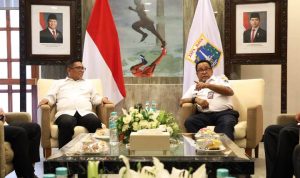 Gubernur Banten Andra Soni (kiri) bersama Gubernur Jakarta Pramono Anung (kanan).(ist) HitzSerpong.com