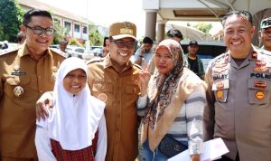 Gubernur Banten, Andra Soni saat meninjau UPT Samsat Ciledug.(ist) HitzSerpong.com