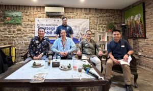 Dosen dan Mahasiswa Profesional IPMI Luncurkan Buku 'Strategi Kuliah Sambil Bekerja'.(Foto: Istimewa) hitzserpong.com