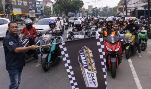 Ribuan pengguna MAXi Yamaha berkumpul di MAXi Yamaha Day Jabodetabek. Event ini menghadirkan rolling city, kontes modifikasi, promo servis, hingga aksi CSR lingkungan. (Ist) hitzserpong.com
