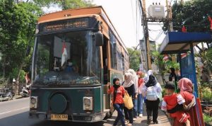 Pemerintah Kota Tangerang mengajak masyarakat beralih ke Bus Tayo dan Angkot Si Benteng seharga Rp2.000 sebagai solusi hemat di tengah kenaikan harga BBM. (Dok Pemkot Tangerang/Zidan) hitzserpong.com