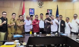 Wakil walikota Tangsel yang juga sebagai ketua PB Porprov Banten ke VII Pilar Saga Ichsan seusai menggelar rakor dengan SC.(Ist) hitzserpong.com