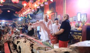 Festival Budaya Petjoen di Klenteng Koet Goan Bio Tangerang dipadati ribuan pengunjung. Tradisi tahunan Cina Benteng ini menjadi simbol pelestarian budaya dan kebersamaan masyarakat. (Dok: Pemkot Tangerang/Novan) hitzserpong.com