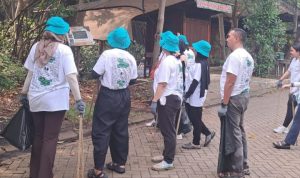 Sebanyak 26 kilogram sampah berhasil ditangani dalam aksi clean up di TWA Angke. Kegiatan mencakup pemilahan, pengelolaan sampah, edukasi lingkungan, dan penanaman mangrove. (Ist) hitzserpong.com