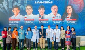 RS Mandaya Royal Puri resmi hadirkan robot bedah Da Vinci Xi di Indonesia. Teknologi operasi presisi ini mampu menangani reseksi hati, transplantasi ginjal, hingga bypass jantung.(Ist) hitzserpong.com