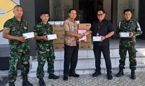 Bantuan diserahkan secara simbolis pada Rabu, 8 Juli 2026, di Markas Kodim 0510/Tigaraksa, Kabupaten Tangerang, oleh Achmad Junaidi, Humas PT Indah Kiat Pulp & Paper Tbk. Tangerang Mill, kepada Mayor Inf. Windra Sanu, Kepala Staf Kodim (Kasdim) 0510/Tigaraksa. (Istimewa) hitzserpong.com