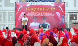 Wali Kota Benyamin ajak warga perkuat kebersamaan dan persatuan di tasyakuran HUT ke-81 RI di Masjid Al-Itishom, Ciputat, Tangsel. (Foto: Istimewa) hitzserpong.com