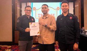 Lulusan Aero Astra Akademia, Muhammad Akbar Rifai, terpilih jadi The Best Trainee Housekeeping di Ibis Bandung Trans Studio. Magang langsung direkrut. (Foto: Istimewa) hitzserpong.com