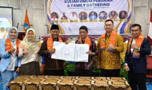 Akpar Nusantara Tangerang jalin MoU dengan Dispora Kota Tangerang untuk berikan beasiswa penuh bagi pemuda berprestasi. Kuota beasiswa tidak terbatas. (Foto: HITZ SERPONG/Eka) hitzserpong.com