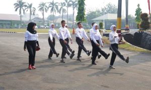 Pemkot Tangsel pusatkan upacara HUT RI ke-81 di Yonkav 9. Paskibraka jalani latihan intensif, apel renungan suci, dan tasyakuran.(Ist) hitzserpong.com