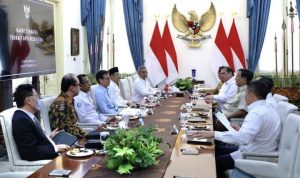 Presiden Prabowo Subianto menggelar rapat terbatas bersama sejumlah Menteri Kabinet Merah Putih di Istana Merdeka, Jakarta. (Foto: Kemensetneg RI) hitzserpong.com