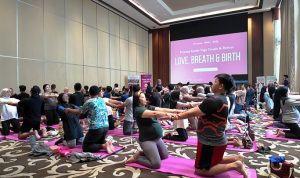 Lebih dari 35 pasangan mengikuti Couple Prenatal Yoga perdana Atria Hotel Gading Serpong dan MLC untuk persiapan persalinan yang sehat dan harmonis. (Foto: Istimewa) hitzserpong.com