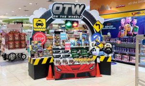 Toys Kingdom hadirkan ON THE WHEELS hingga 7 Oktober 2026. Ajak ayah dan anak bermain melalui mainan bertema kendaraan. (Foto: Istimewa) hitzserpong.com