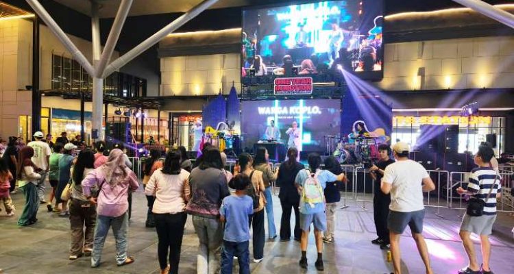 Hampton Town Gading Serpong Rayakan Anniversary Pertama dengan Warga Koplo.(Foto: HitzSerpong.com/Eka) hitzserpong.com